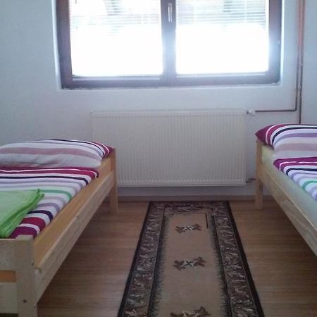 Apartment Laura Gracac  Екстер'єр фото