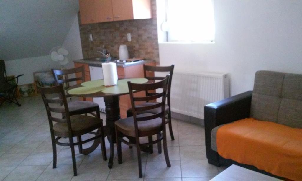 Apartment Laura Gracac  Екстер'єр фото